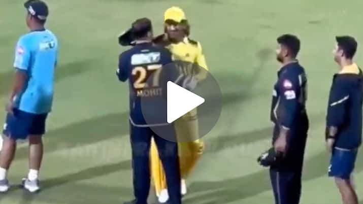 [Watch] Mohit Sharma's Cap Removing Gesture Before Shaking Hands With MS Dhoni